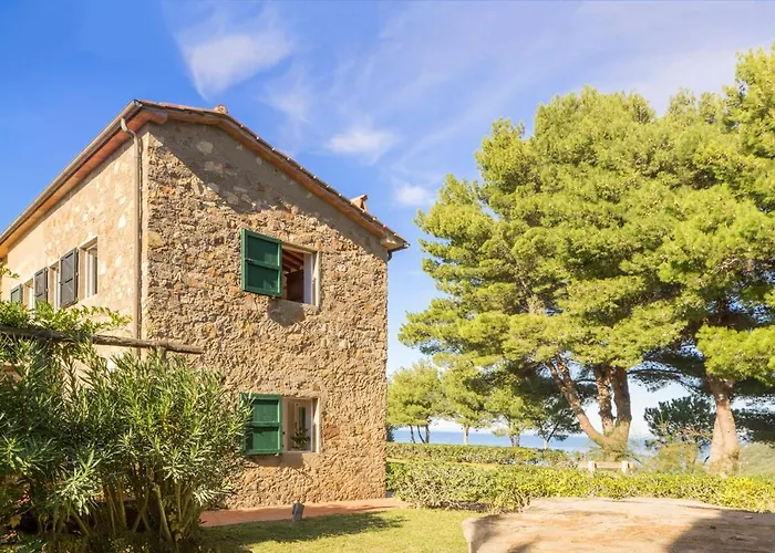 Casa di campagna Danesi Rio dellʼElba